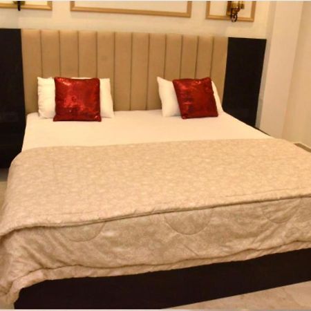 Khas Mahal Homestay آغْرا المظهر الخارجي الصورة
